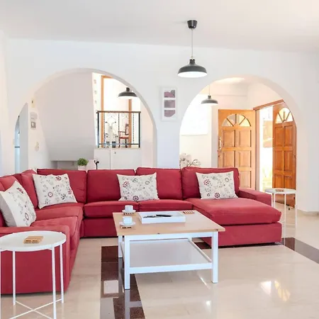 Danae Coral Bay By Villa Peyia