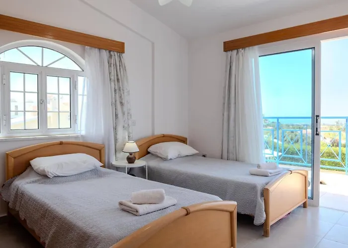 Danae Coral Bay By *