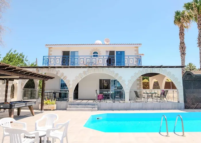 Vila Danae Coral Bay By *